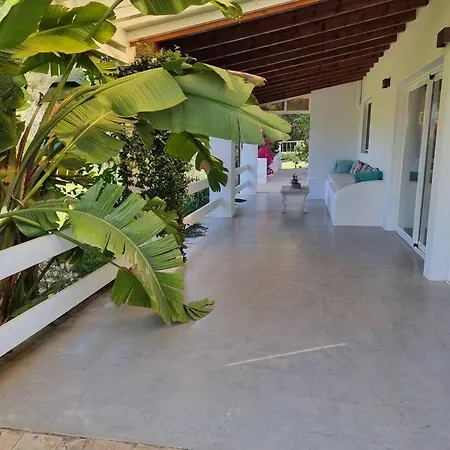Schitterende Met Zwembad, Heerlijk Rustig Villa Sant Llorenc de Balafia